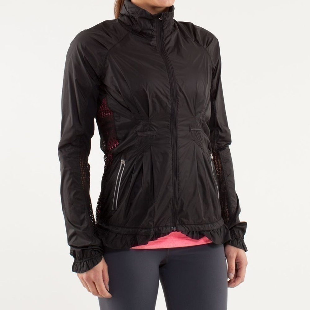 𝅺LULULEMON | Run Wild Jacket Mesh Windbreaker Black Size 4